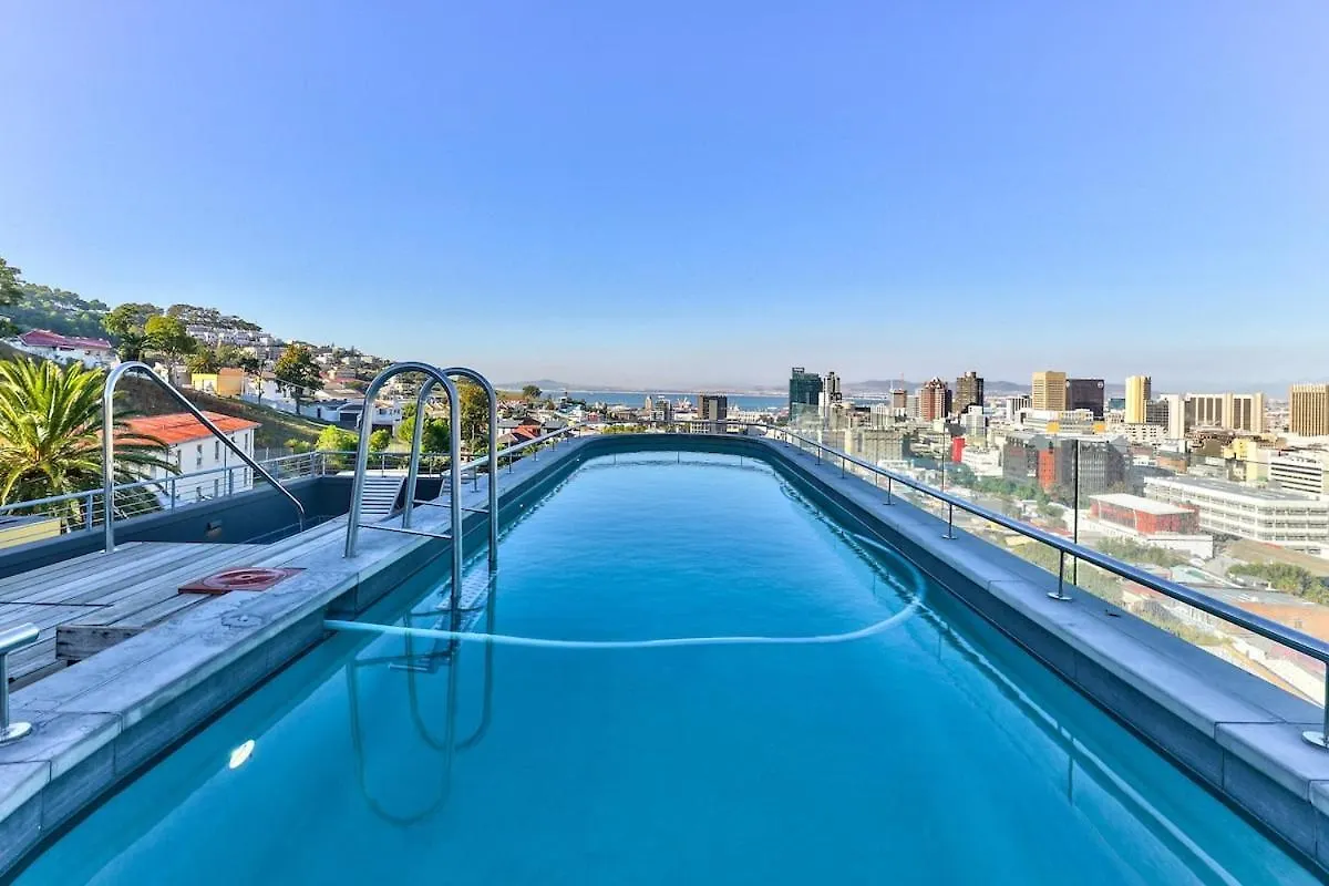 Rooftop Pool, Mountain Views, Wi-Fi, Parking Cape Town Apartment